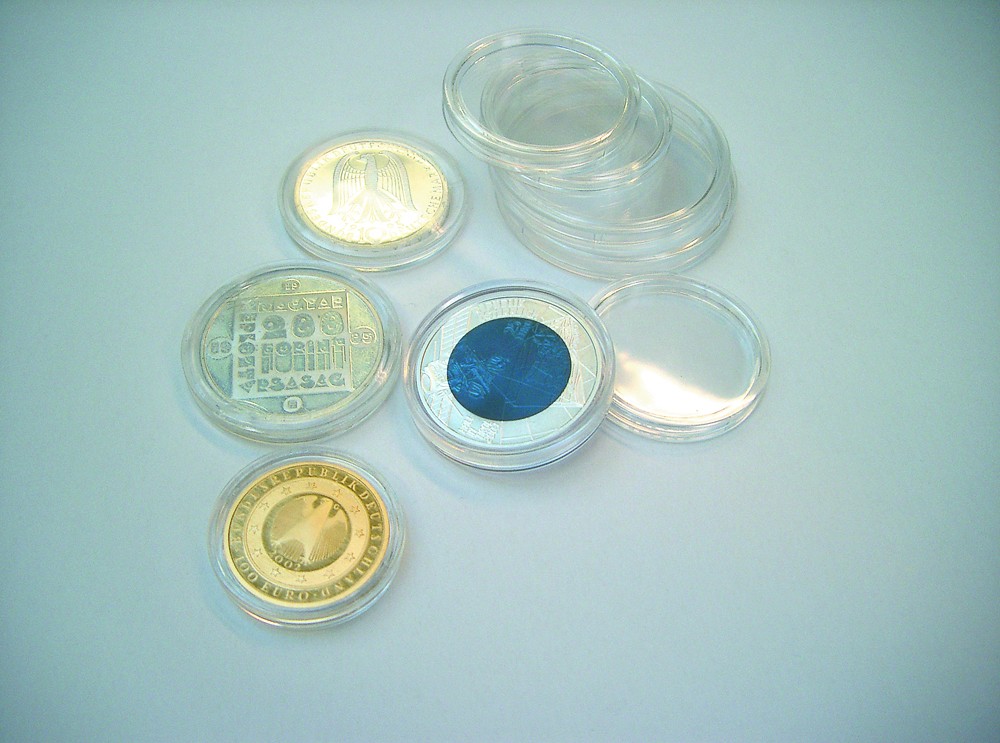 Zestaw 25 kapsuł na monety do 45 mm średnicy.